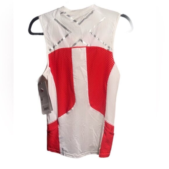 NWT 2XU XTRM Trail Run Athletic Reflective UV Protection Compression Tank M - Picture 3 of 3